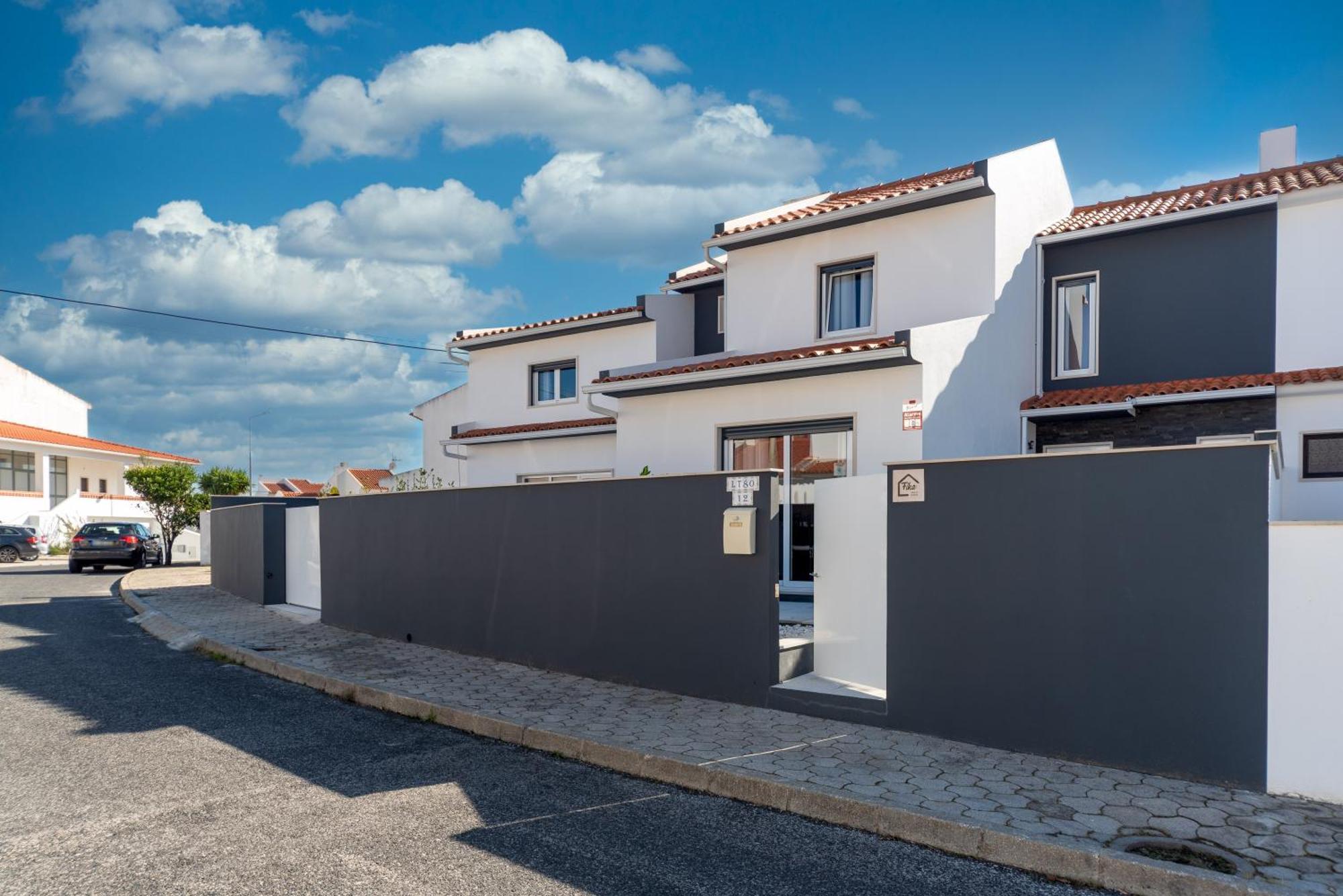 Fika Guest House Nazare Bagian luar foto