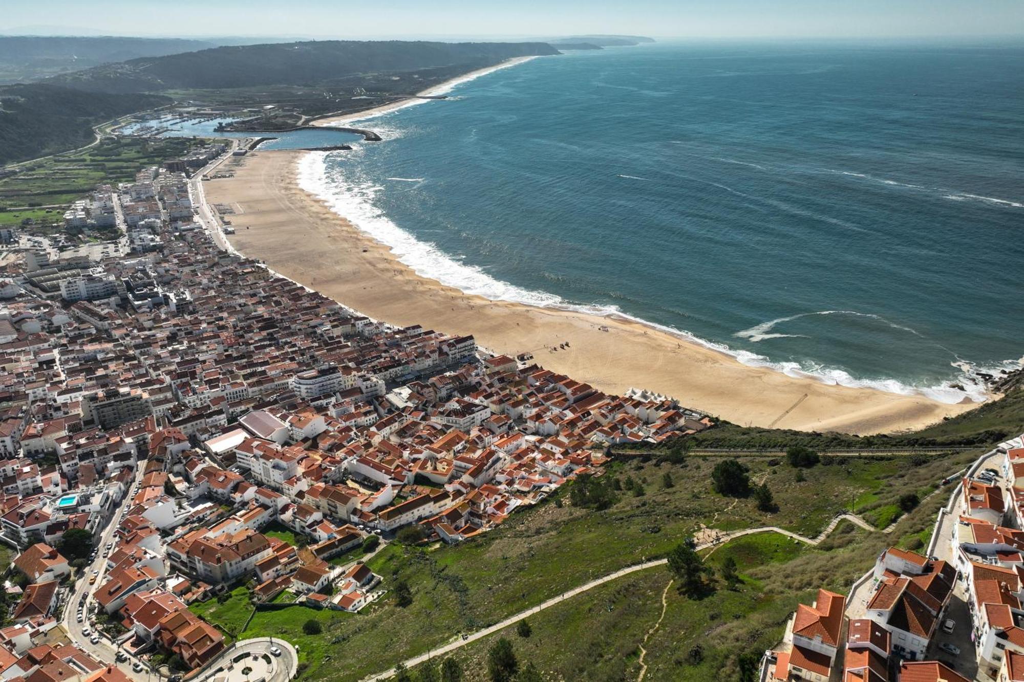 Fika Guest House Nazare Bagian luar foto